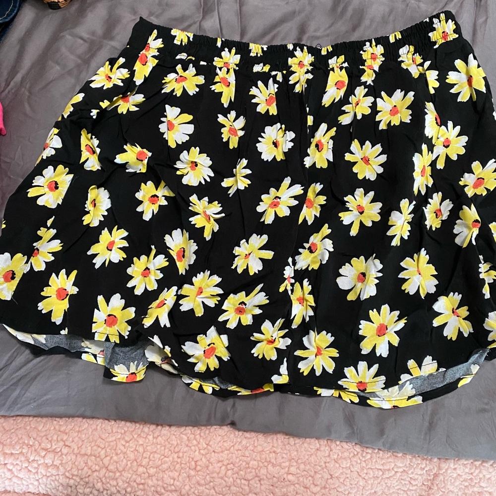 Wet seal skirt